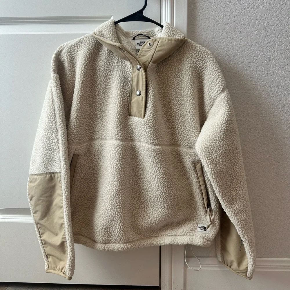 The North Face Cragmont Fleece Quarter-Snap Long-Sleeve Pullover - Picture 2 of 6